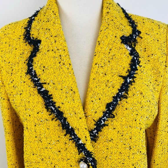 St John Collection Boucle Knit Pearl Button Jacket - Picture 3 of 10